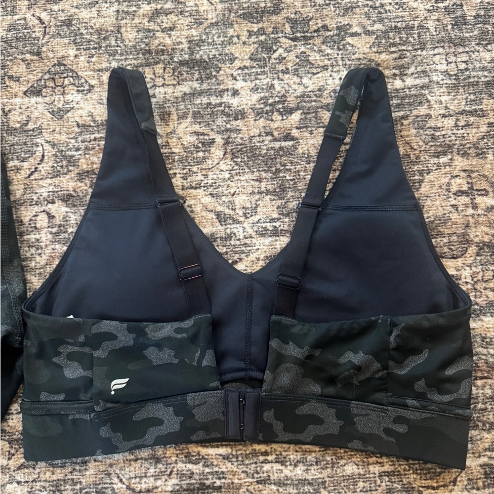 Fabletics Black Camo Sports Bra and Leggings Set - Picture 6 of 6